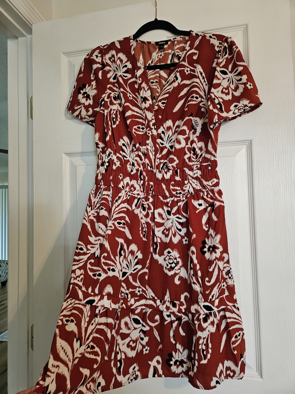 Express Red Floral Tiered Short-Sleeve Dress